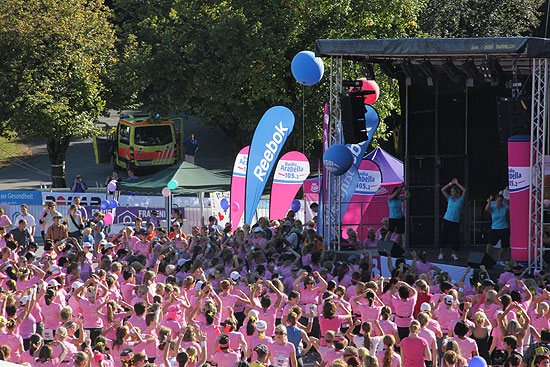 Aufwärmen vor dem Lauf (©Foto: Martin Schmitz)
